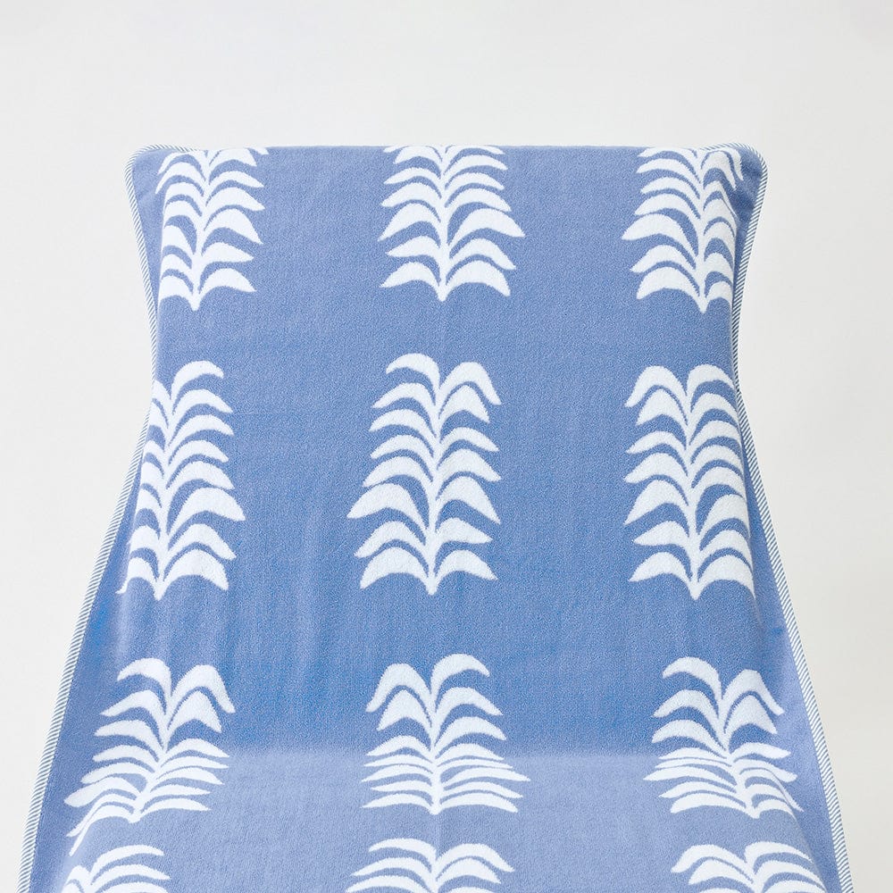 Pool Lounge Cover - Image 36