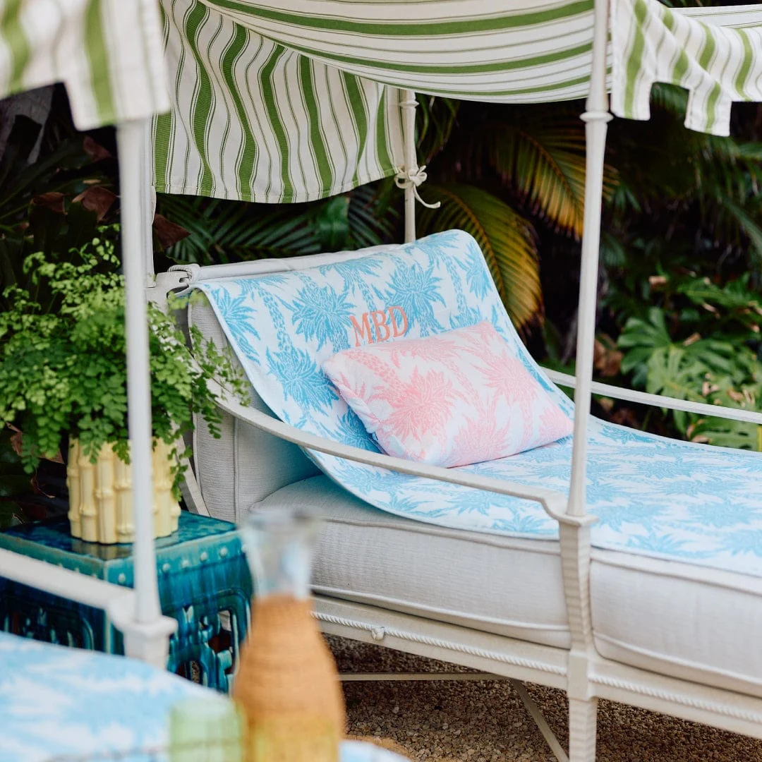 Pool Lounge Cover - Image 47